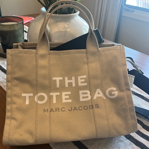 Marc Jacobs medium tote (Beige with extra beige/gold strap) - Picture 8 of 16